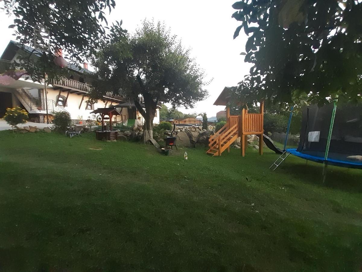 Villa Casa Dintre Pini Păltinoasa Exterior foto