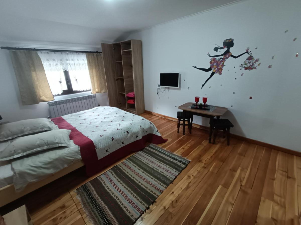 Villa Casa Dintre Pini Păltinoasa Exterior foto
